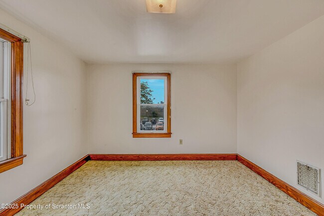 Building Photo - 443 14th Ave