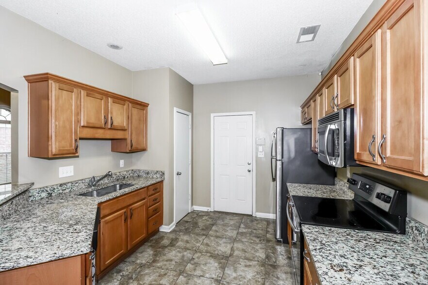 Building Photo - 2680 Bending Elm Dr