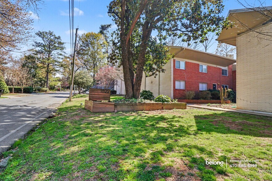 Building Photo - 1822 N Rock Springs Rd NE