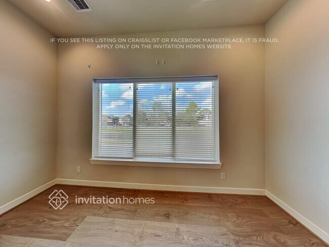 Building Photo - 10530 Executive Lake Dr