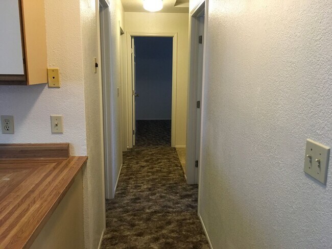 Building Photo - Charming 3-Bedroom Home with Fenced Yards