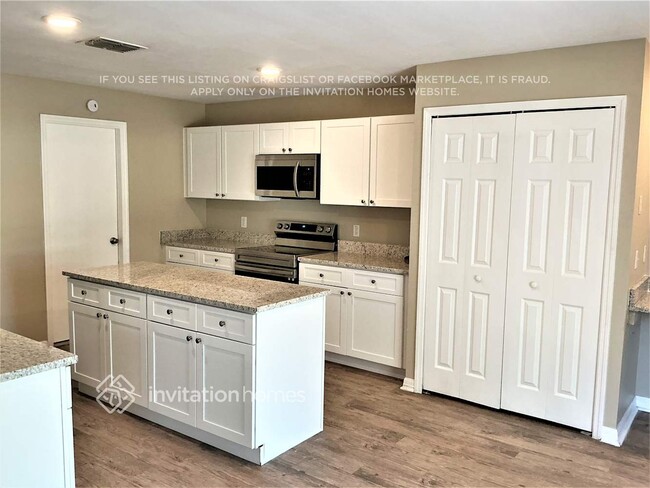 Building Photo - 11154 Summer Star Dr