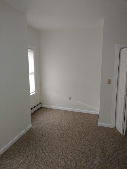 Building Photo - 15 Barstow Ave