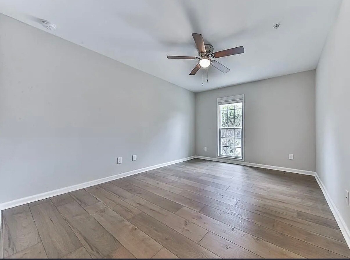 Building Photo - 1166 Booth Rd SW