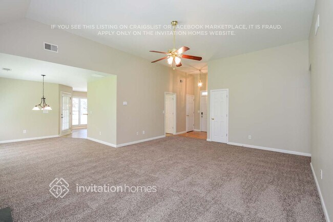 Building Photo - 1840 Country Crest Way