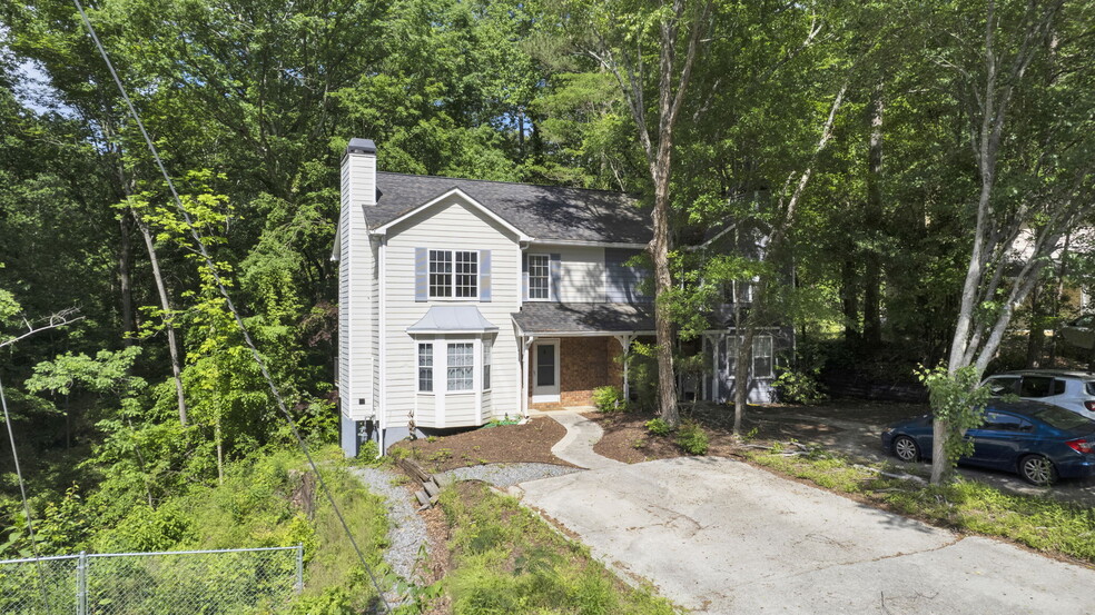 Building Photo - 4433 Coopers Creek Dr SE