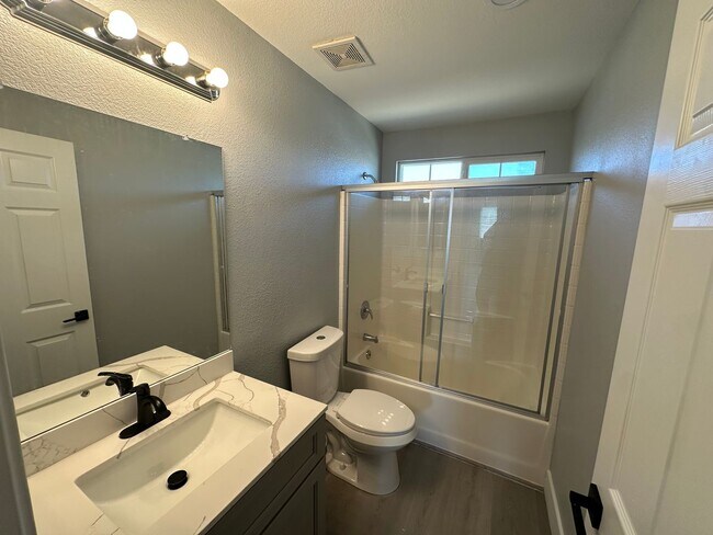 Building Photo - 1435 Lever Blvd