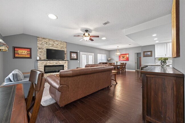 Building Photo - 35 Sheep Meadow Pl