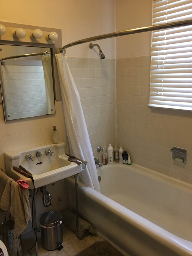 Bathroom - 4512 Stone Way N