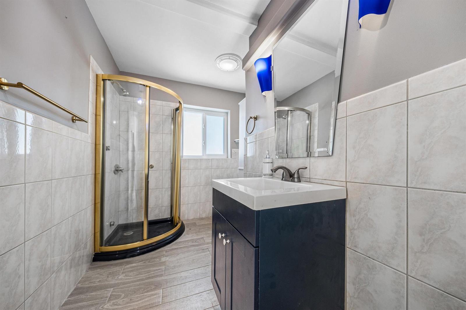 Building Photo - 2611 NE 16th St