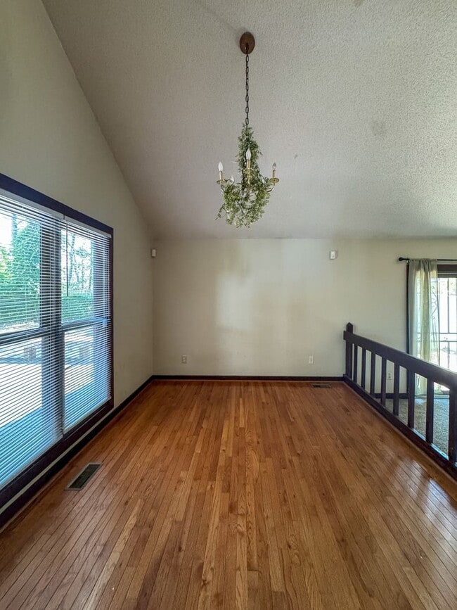 Building Photo - Cute 3 Bed 1.5 Bath Home Near Fort Bragg