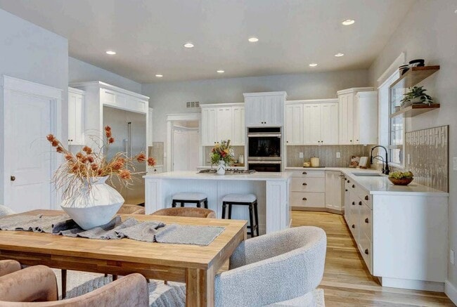 Building Photo - Beautiful home perfect for entertaining