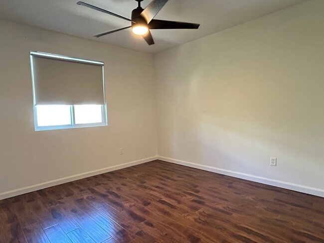 Building Photo - 2 Bed | 2 Bath Condo in Gated Phoenix Community