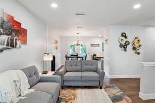 Building Photo - 308 N University Blvd