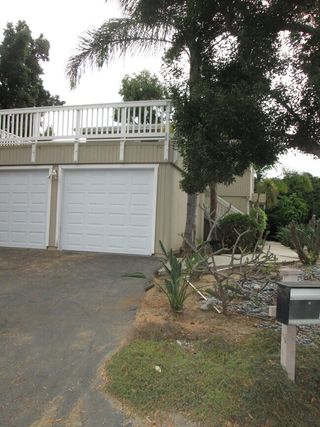 Building Photo - 2BD/1BA Upper Unit in Cardiff