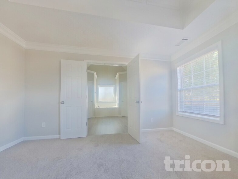 Building Photo - 806 Tucker Trail