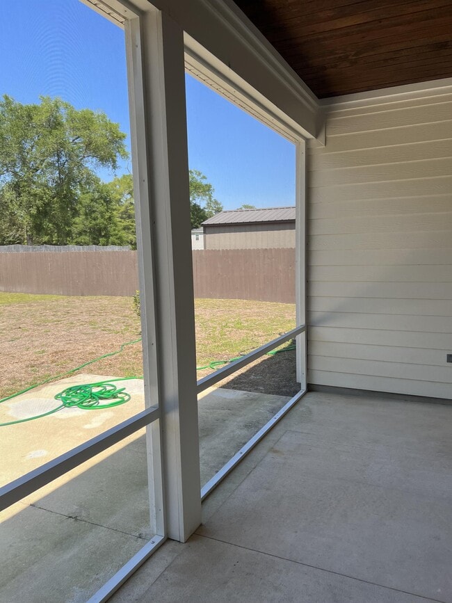 Building Photo - 30 Evergreen Dr