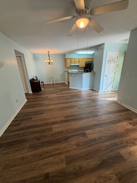 Building Photo - 1226 Wilshire Cir