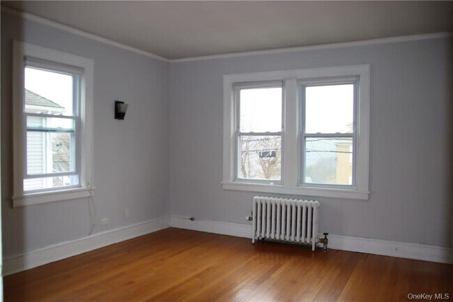 Building Photo - 204 Lakeview Ave
