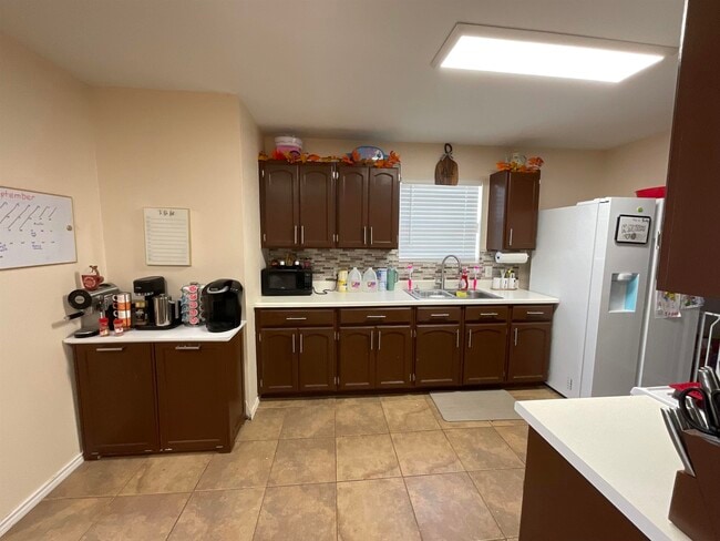 Building Photo - 915 Rutledge Dr