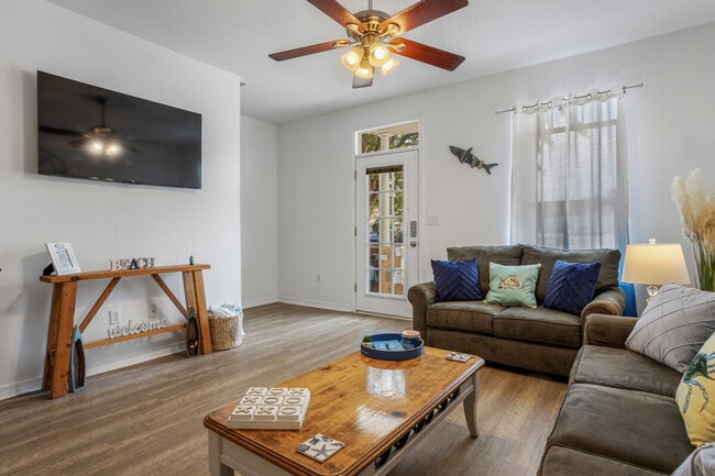 Building Photo - 241 Cowan Rd