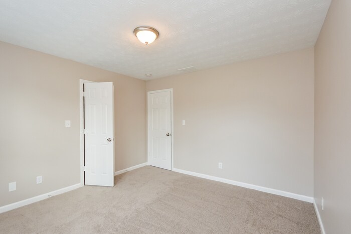 Building Photo - 491 Freedom Dr