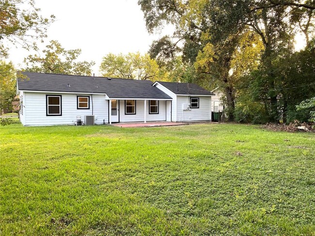Building Photo - 8206 Montridge Dr