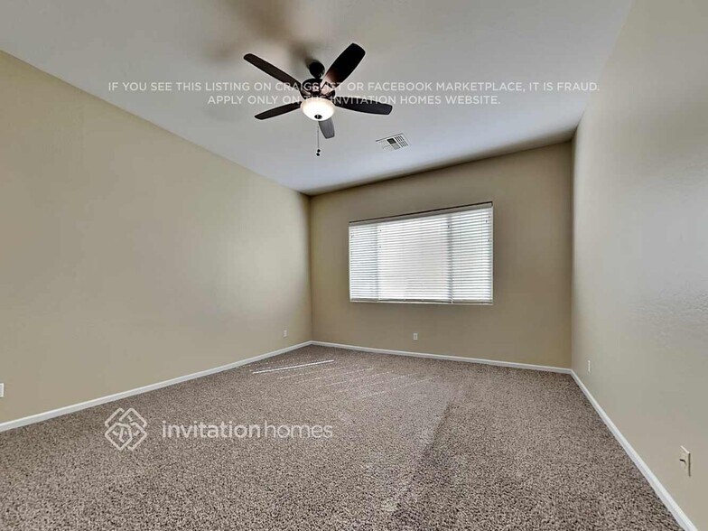 Building Photo - 7209 W Paradise Ln