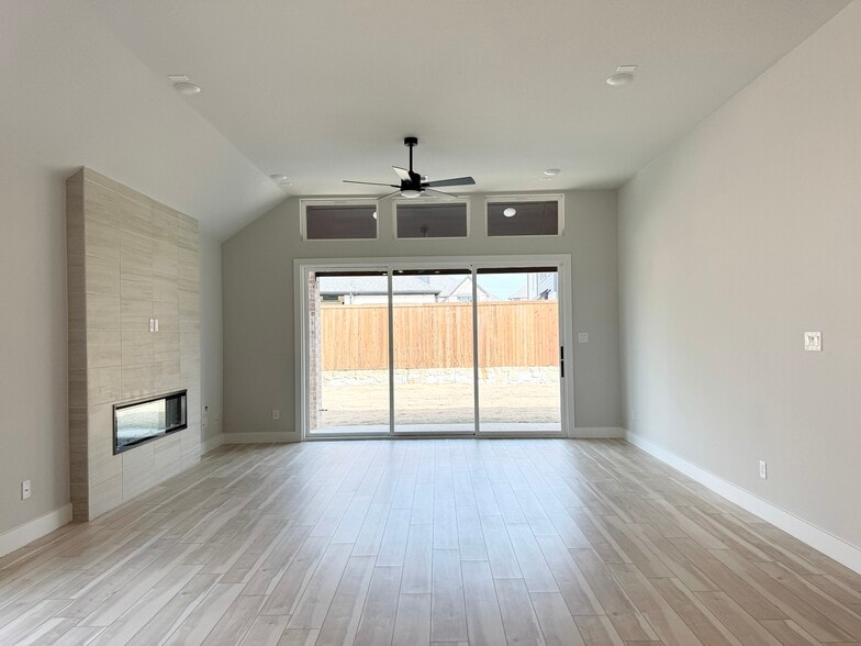 Building Photo - 6113 Tahoe Winds Dr