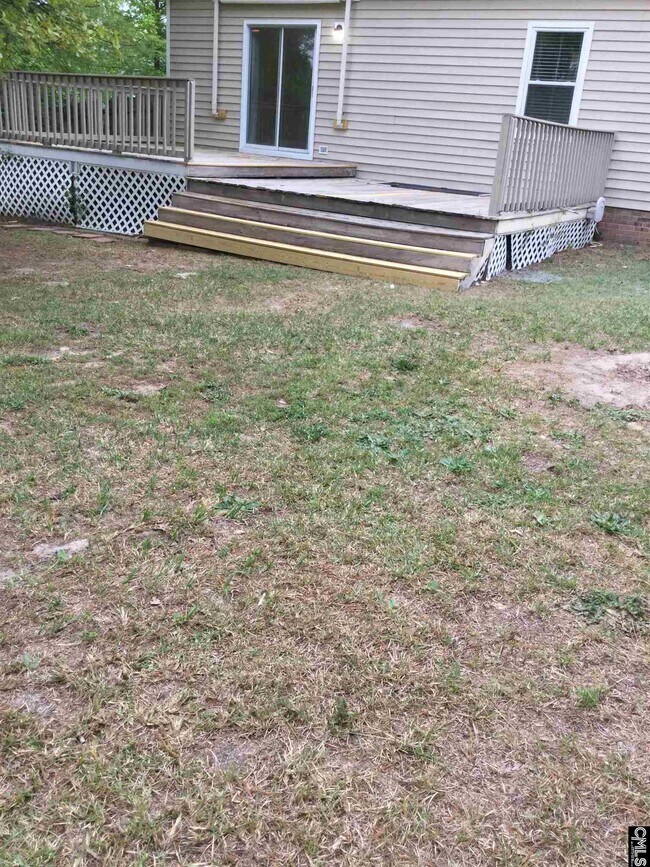 Building Photo - 15 Lamplighter Ct