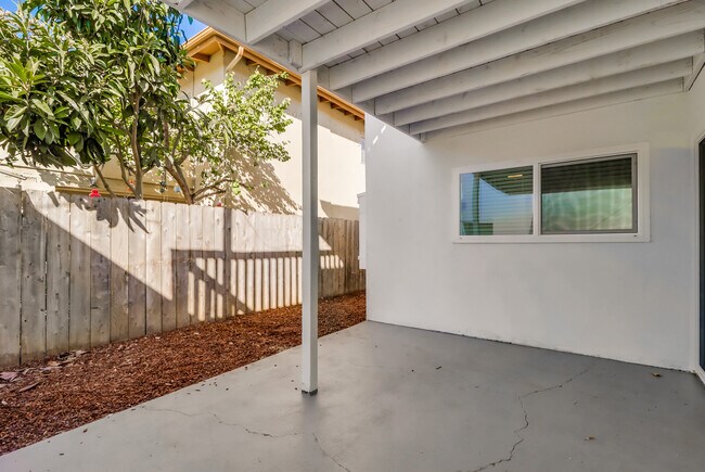 Building Photo - Hurlbut