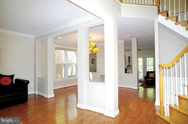 Primary Photo - 8039 N Park St
