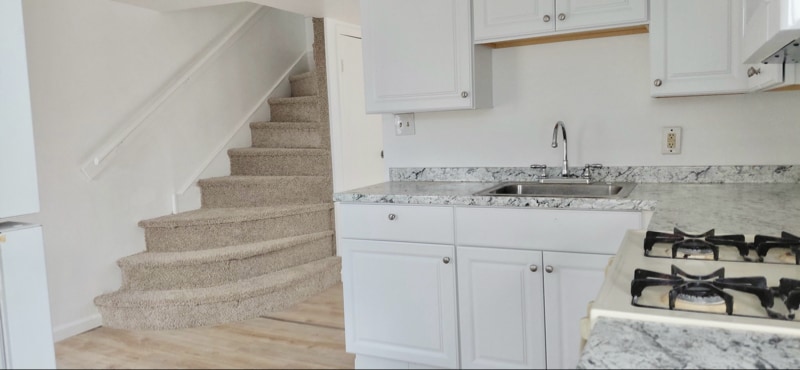 Building Photo - 301 Somerset St