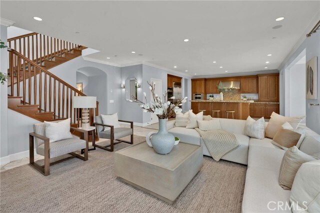 Building Photo - 67 Livia