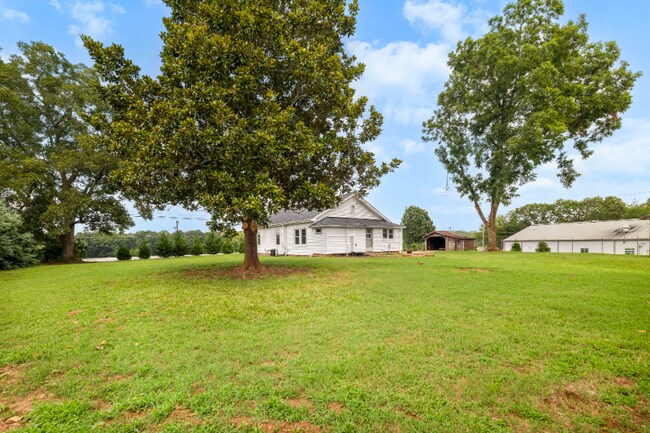 Building Photo - 2811 Locust Hill Rd