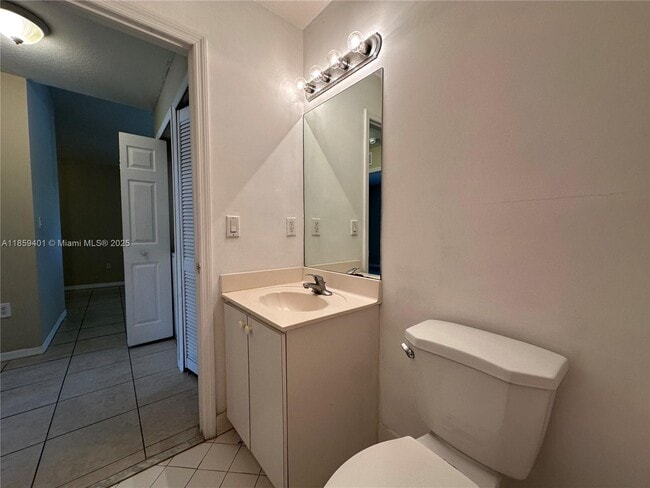 Building Photo - 1261 SE 31st Ct