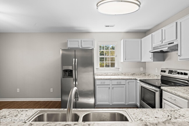 Building Photo - 200 Druid Ct