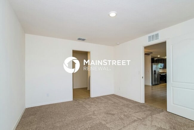 Building Photo - 3 Bedroom Pet-Friendly Home in Dundee, FL with Main Street Renewal