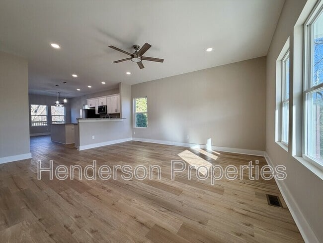 Building Photo - 75 Woodsdale Pl SE