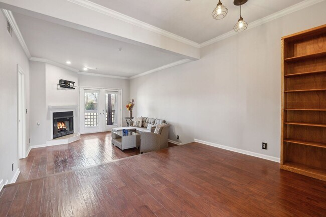 Building Photo - West End Condo