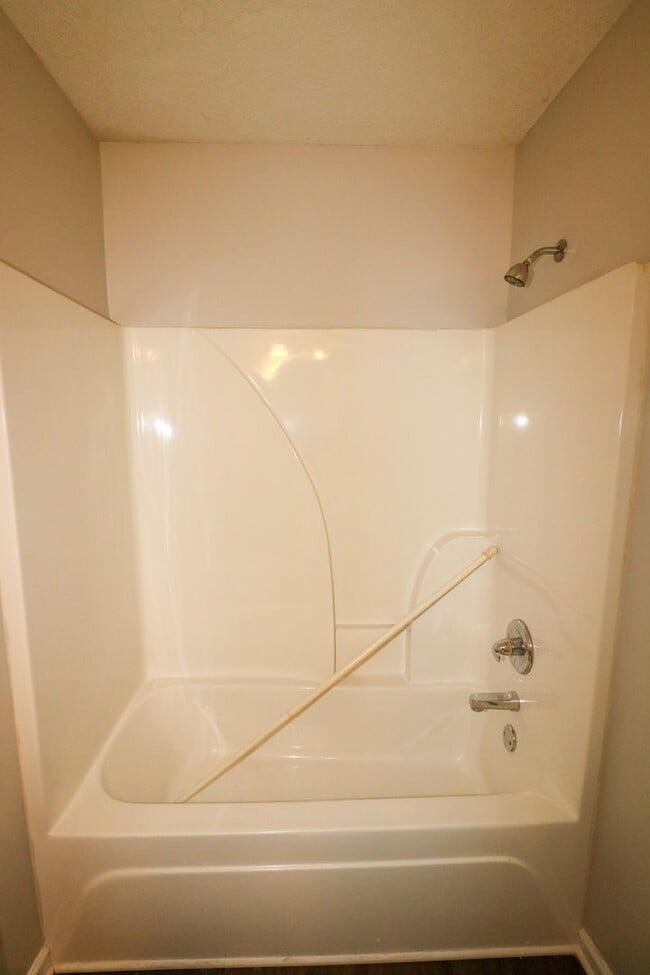 Building Photo - THIS IS A TRIPLEX GROUND FLOOR UNIT IN LINCOLN