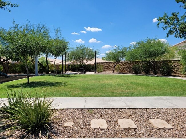 Building Photo - 2754 S Apache Dr