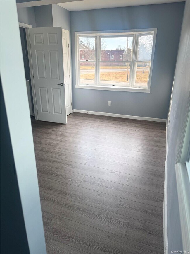 Building Photo - 71 Community Rd