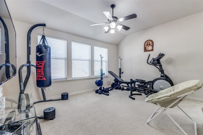 Building Photo - 9412 Fenway Dr