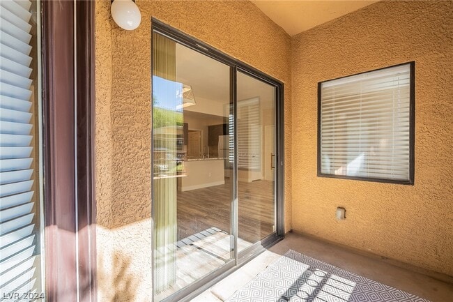 Building Photo - 8250 N Grand Canyon Dr