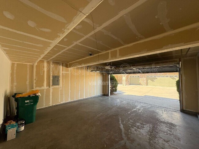 Building Photo - 12839 Mayfair Way