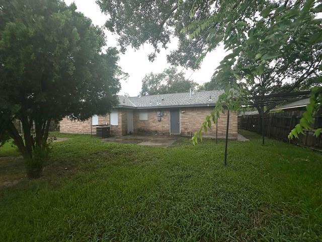 Building Photo - 9013 Lugary Dr