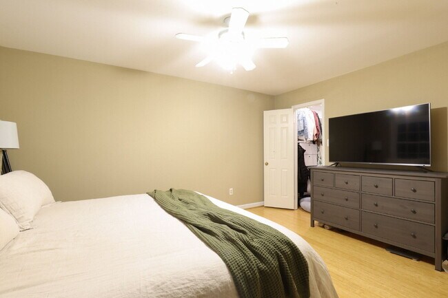 Building Photo - Welcome Home!