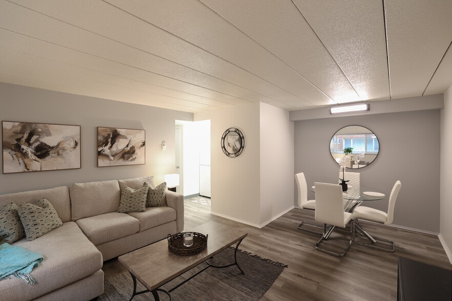 Primary Photo - Hamilton House - $500 Move In Special Month