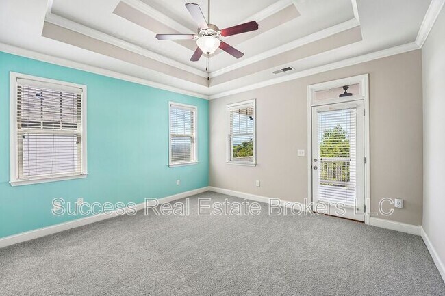 Building Photo - 1231 Ridenour Ln